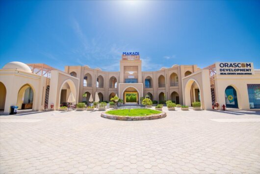 Moderne Villa in Makadi Heights mit Pool und Meerblick
